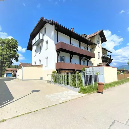Ferienwohnung Shaki Apartman