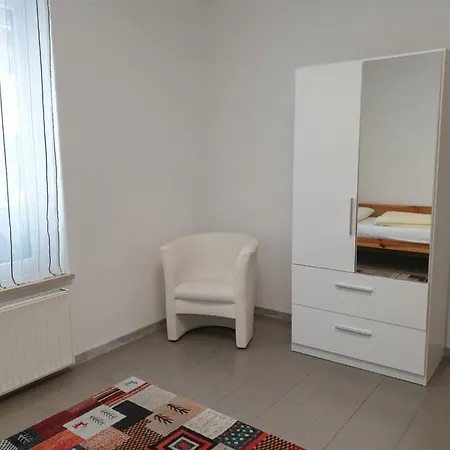 Ferienwohnung Shaki Apartman